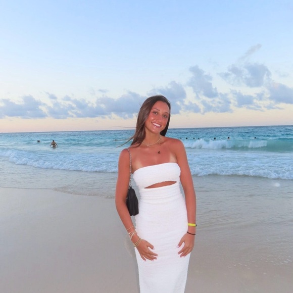 isabelle_j04833